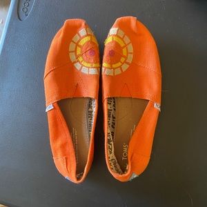 Toms Charlize Theron Limited Edition Orange Size 8